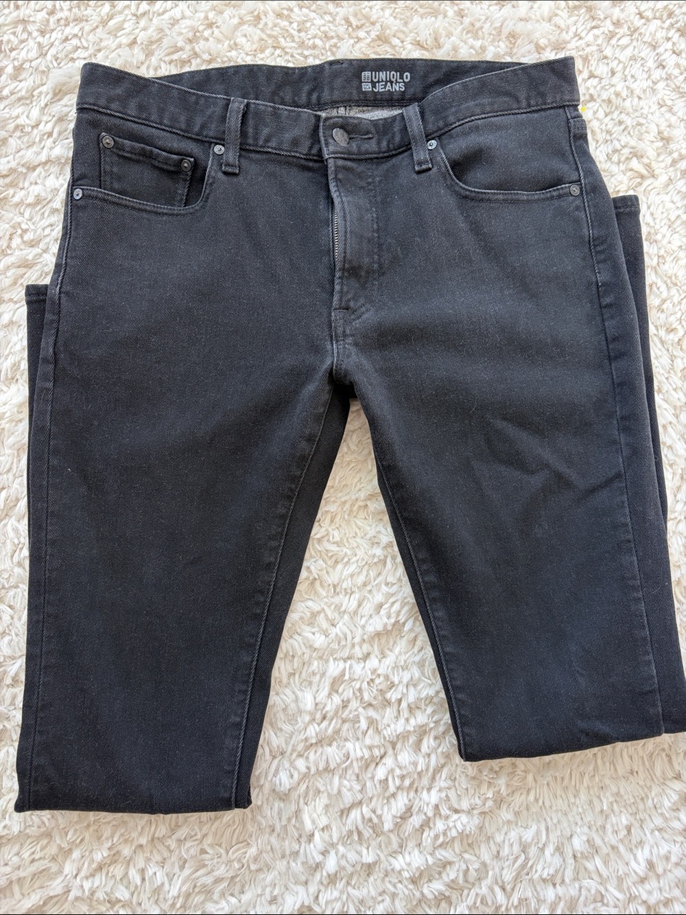 Uniglo Men’s Slim Jeans (32 x 32)
